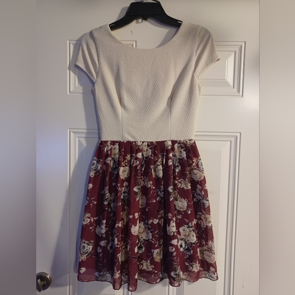 Speechless Dresses & Skirts - Floral Mini Dress